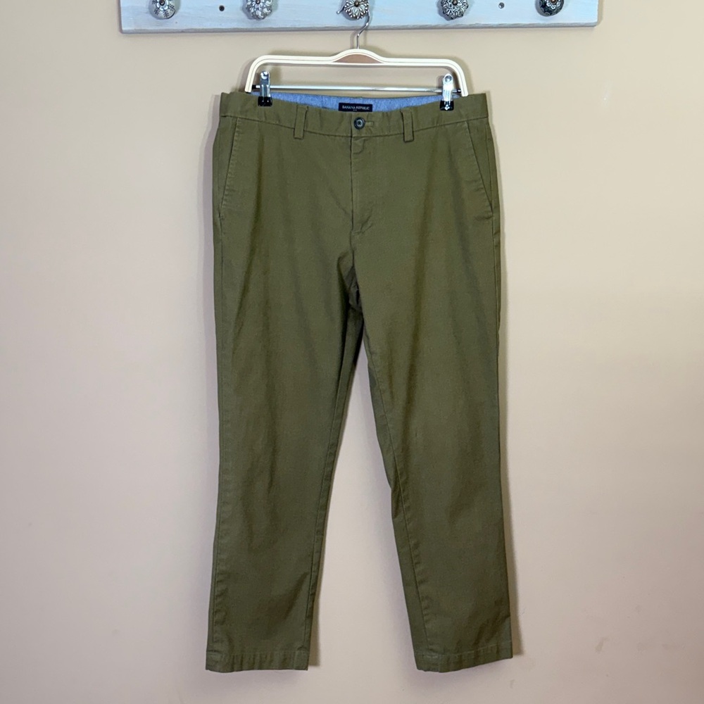 Men's Banana Republic Olive Green Chino Pants